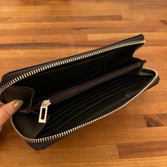 GUESS Clutch Wallet Los Angeles 1981 Black Croc with Zip Around Closure - Picture 4 of 7